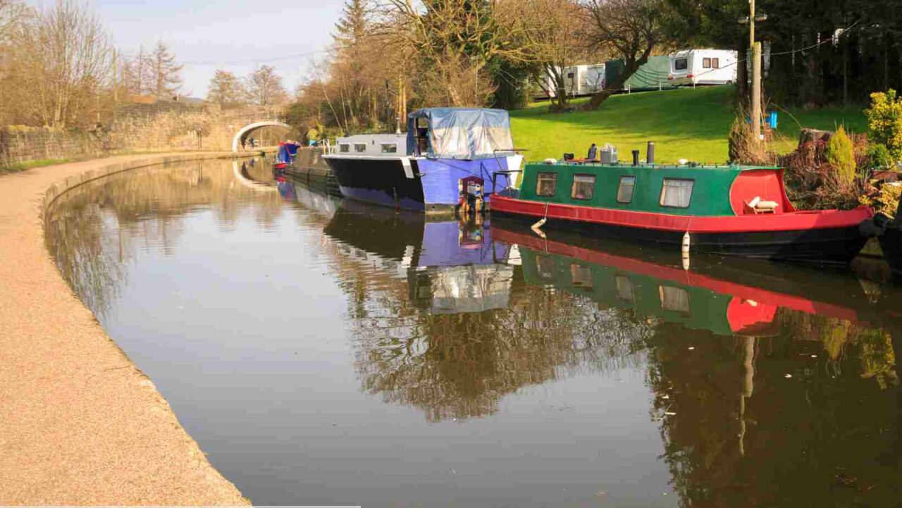 A boat trip is one of the best outdoor birthday activities in Leeds