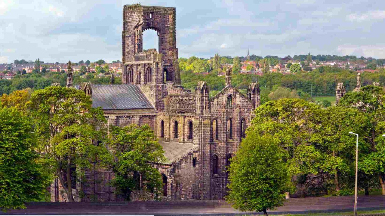 Kirkstall Abbey reviews praise its tranquillity and beauty