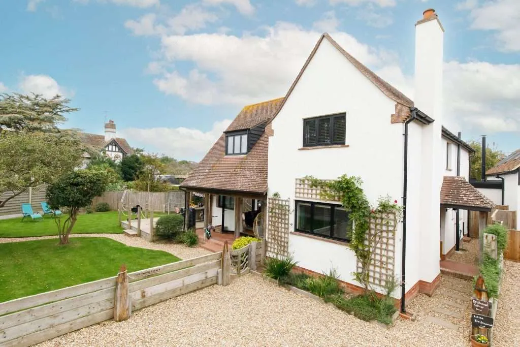 Driftwood Corner is an Airbnb in West Sussex, UK