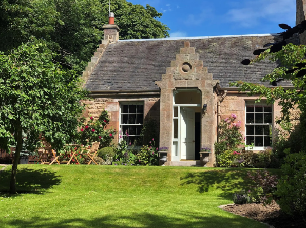 Glenlockhart Cottage’s cheap airbnb Edinburgh