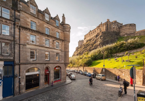 Royal Mile Studio is the best place to stay in edinburgh airbnb