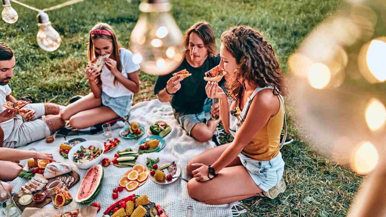 A picnic is an excellent birthday party idea in Glasgow