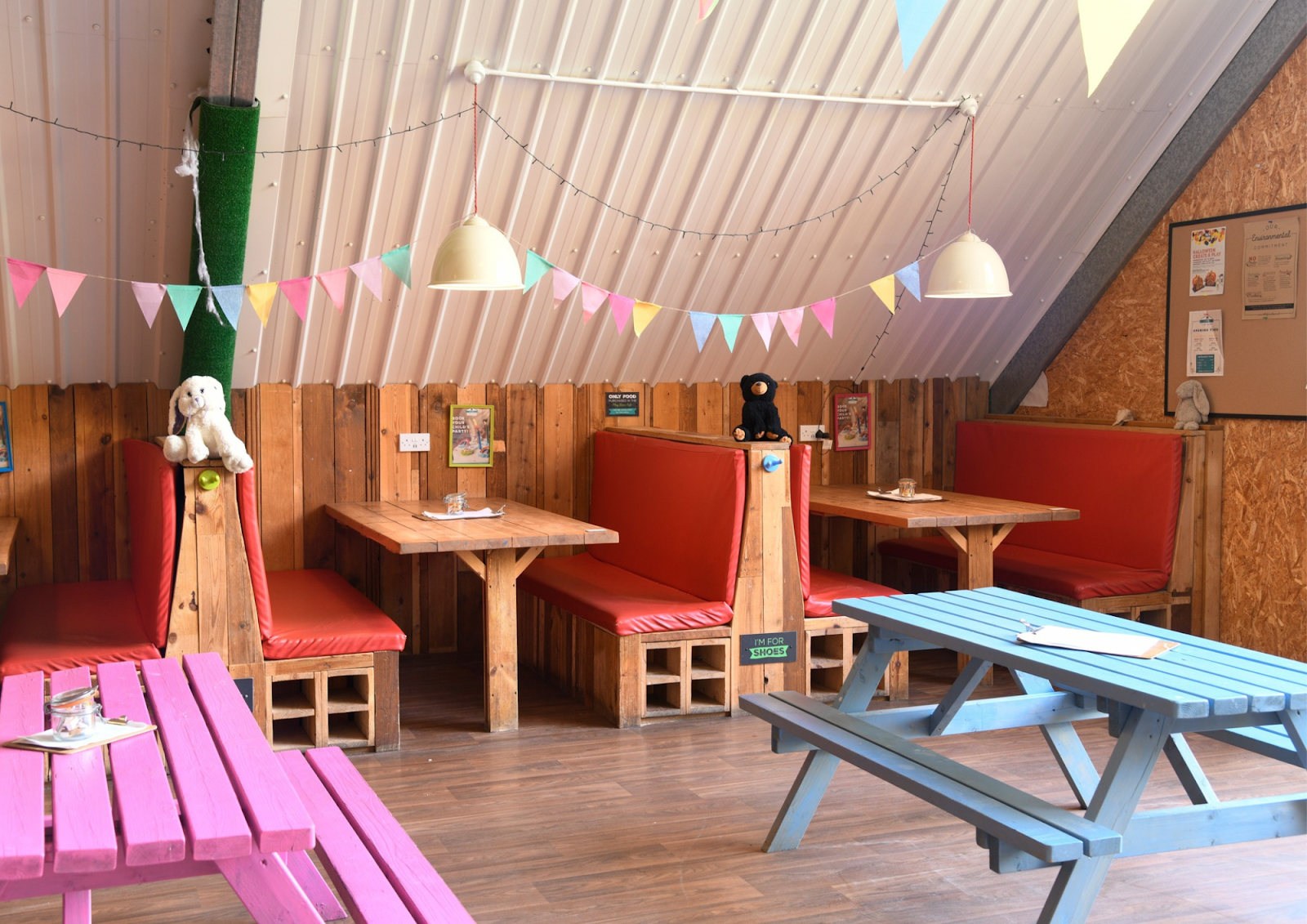 Cobbs Play Barn birthday party venue in Swindon