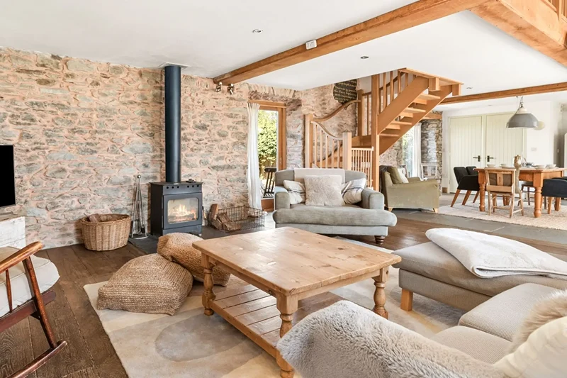 Chapel Cottage is a luxury coastal cottages in Pembrokeshire.