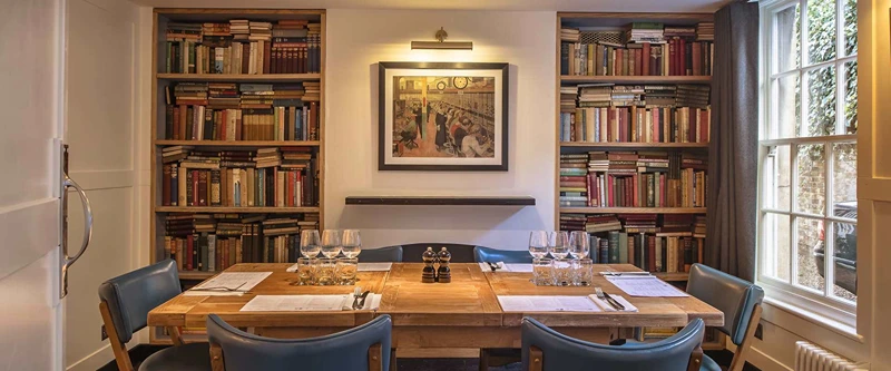 A very elegant private dining room in Lussmanns at St Albans.