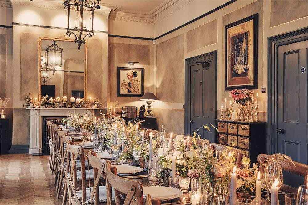 No. 131 The Promenade is a luxurious private dining in Cheltenham.
