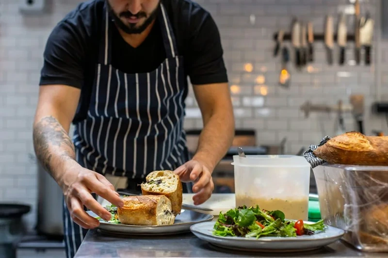 A guide to finding private chef jobs London offers.
