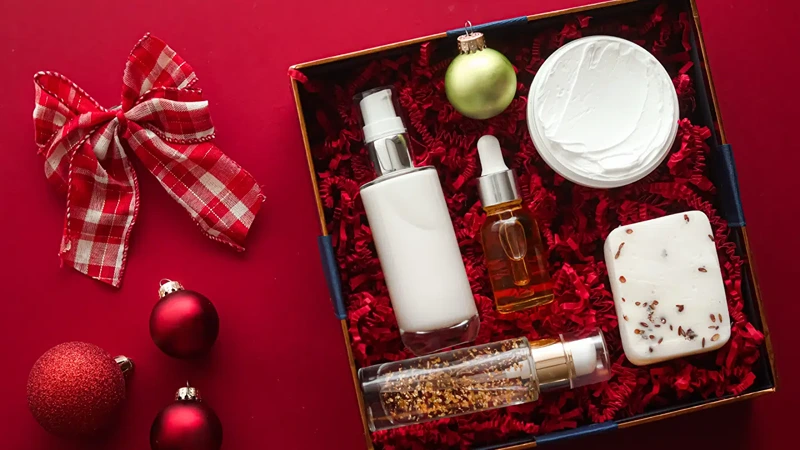 Luxury Skincare Hamper can be wife Xmas gifts.